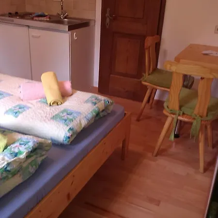 Fichtenblockhütte *