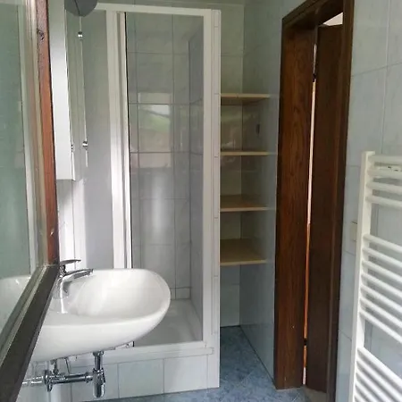 非切藤布洛克小屋 *