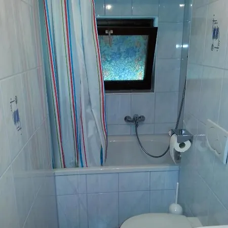 Fichtenblockhütte *