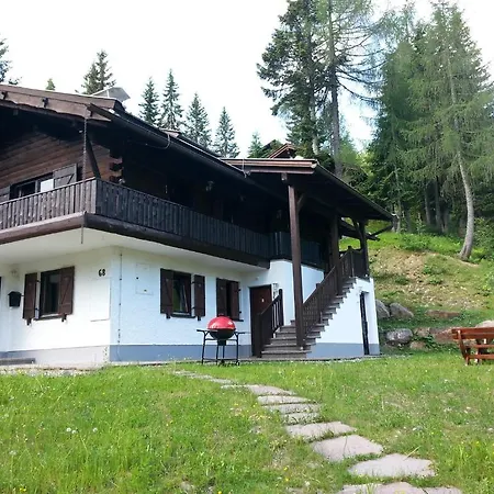 Fichtenblockhütte *